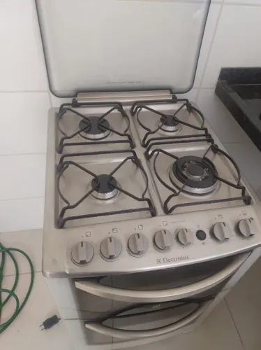 Fogão Electrolux de 4 bocas