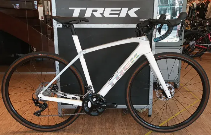 Bicicleta usada Trek Domane SL5 2022 (tamanho 52)