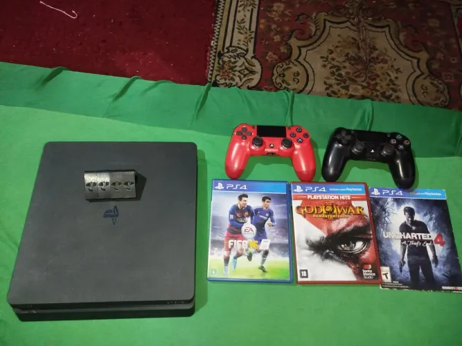 PS4 em ótimo estado de uso