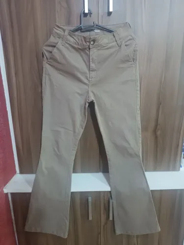 Calça brim elastano tamanho 38