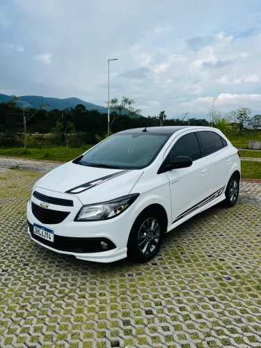 Chevrolet Onix Hatch Effect 1.4 8V Flex Power Mec. 4P 2015