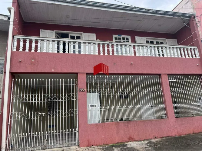 Sobrado com 164,58m² 4 quartos, à venda, no bairro Novo Mundo em Curitiba