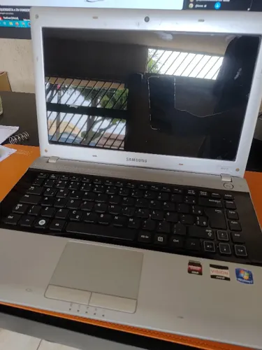 Notebook Laptop Samsung RV415 4GB RAM / 320GB HD (Bateria Segurando 1h30)