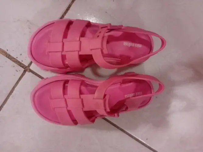 Melissa semi nova