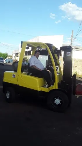 Empilhadeira Hyster H70FT 3,5t - não serve pra mdf