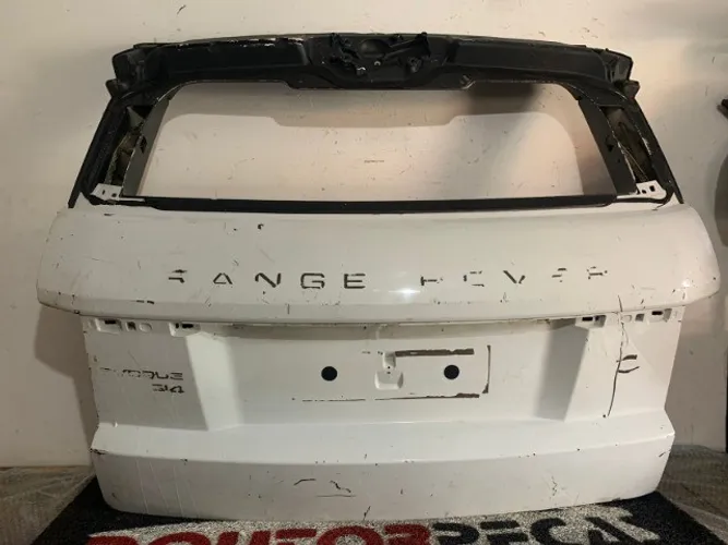 Tampa Traseira Land Rover Evoque 2011/2017 c/detalhe