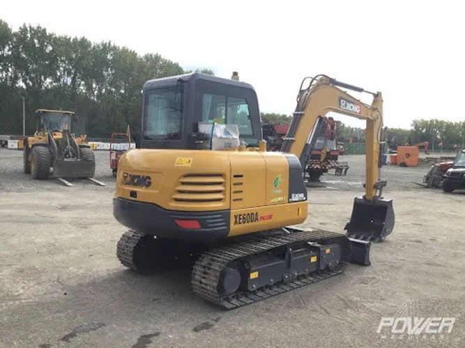 Escavadeira XCMG xe60da