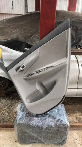 Forro de porta traseira direita Corolla 2015