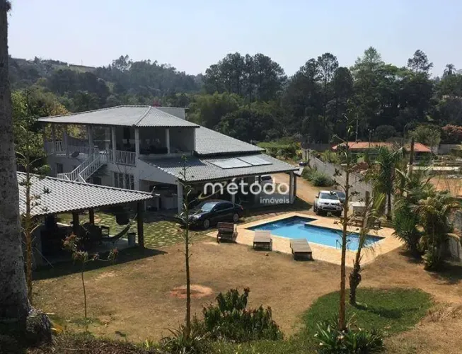 Chácara com 4 quartos à venda, 5000 m² por R$ 1.700.000 - Bairro Parque Agrinco - Guararem