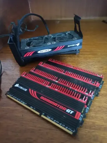 Kit de Memória Corsair 16 GB c/ Airflow Pro