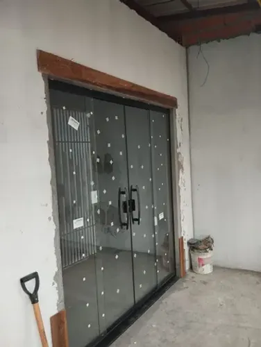 Porta de vidro 1.350.00