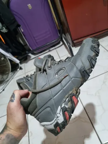 Tênis Oakley 43 Casual Cinza