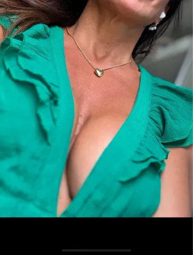 Vestido longo verde alçamento em babados (novo )