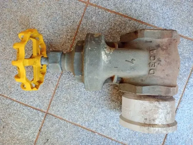 VÁLVULA TIPO REGISTRO DE GAVETA DECA AMARELO 4 POLEGADAS MODELO 1502-B 160 125S 200WOG