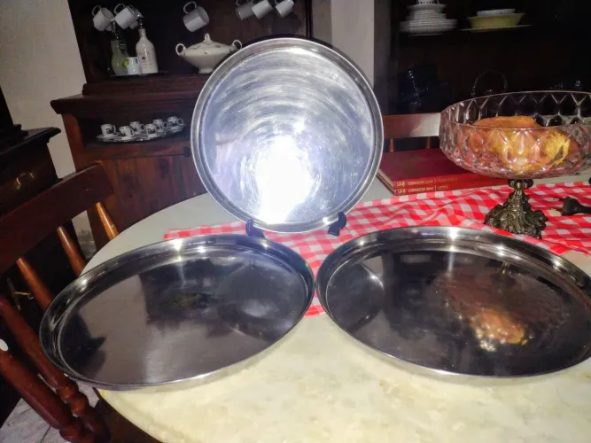  Bandejas em Aço Inox ( 3 em dois tamanhos)