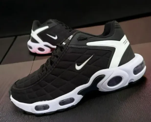NIke Air Max Plus Black Tn