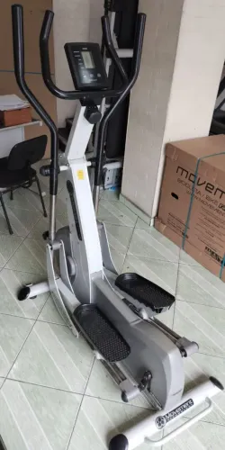 Elíptico Movement E 570 Magnético Profissional 