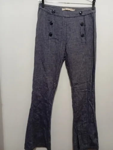 Calça flare feminina da Hering