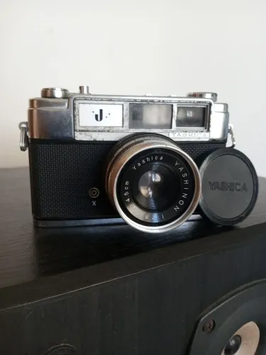 Câmera Analógica Yashica J