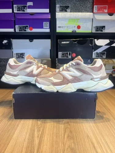 New Balance 9060 Flat Taupe 42