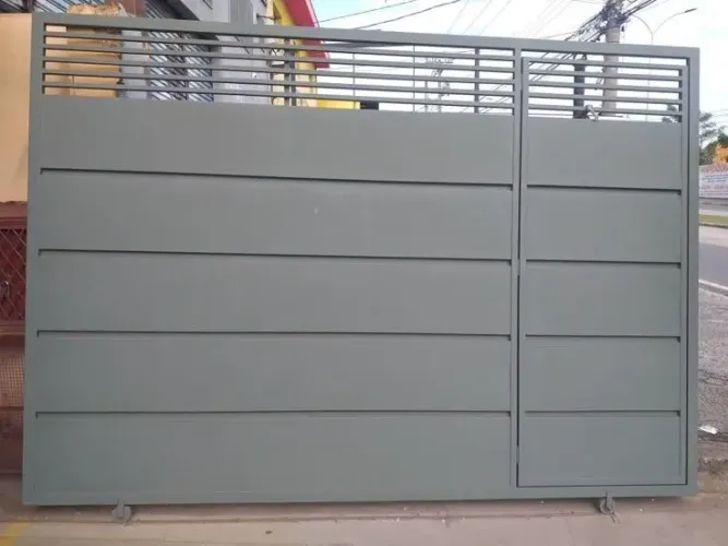 Portão e Portas de Aço Moderno e Resistente