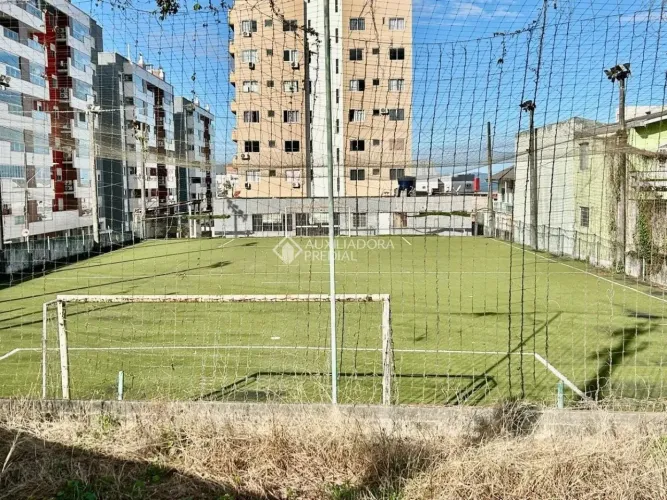 Terreno com 2.000 m². Praia Comprida. São José.