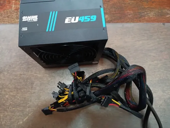 Torro fonte gamer EU459 500 Wats testada perfeito funcionamento por 140 reais vista Wats