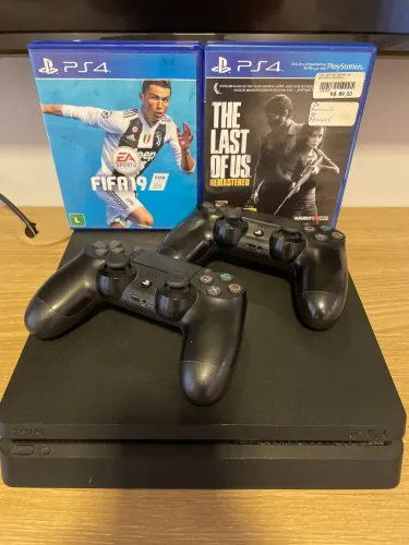Ps4 slim 1TB com 2 controles+ 2 jogos