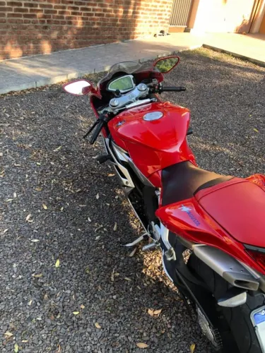 Vendo peças da moto que está na foto.