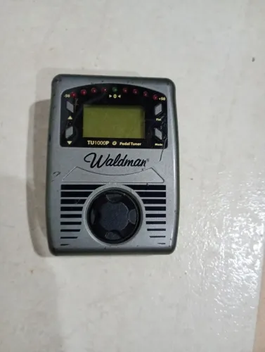 Afinador Pedal Waldman TU1000P para guitarra violão baixo 