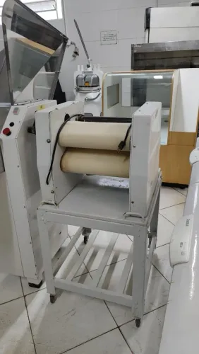 MODELADORA PARA PÃES