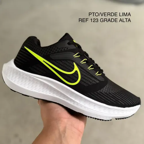 Tênis Nike Preto com Detalhes em Verde Limão