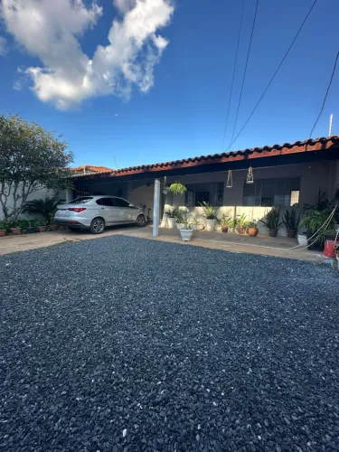 Casa 03 quartos sendo uma suíte jardim Califórnia próximo ao córrego