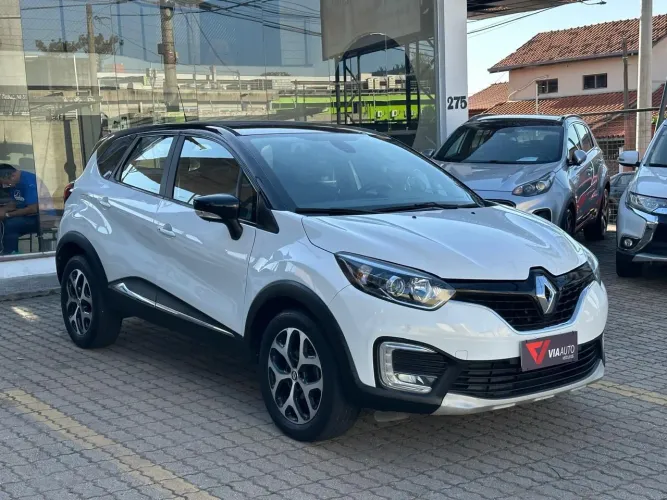 Captur Intense 2.0 2020 Automático 