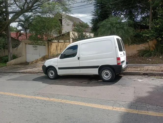 Frete,agregar, viagens. Veiculo Partner furgão.