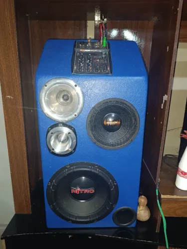 Caixa de Som Nitro - 4 Alto-falantes