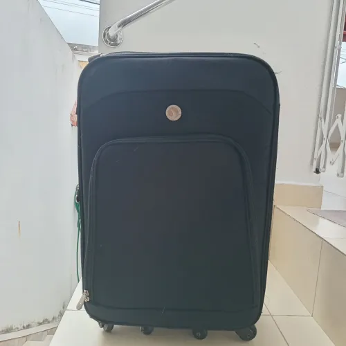 Mala de viagem média, no meu perfil tem outros modelos! 