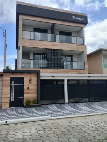 Excelente duplex de condomínio sendo 02 suítes, 02 sacadas, 01 lavabo e churrasqueira. O i