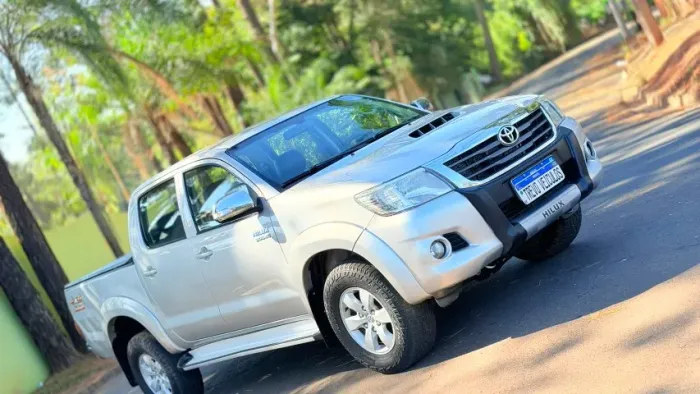 Toyota Hilux CD SRV D4-d 4X4 3.0 TDI Diesel AUT 2014
