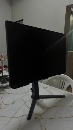 Monitor Gamer Samsung Odyssey G40 27 , 240 Hz, 1ms, Ajuste De Altura, Gsync, Freesync,hdmi