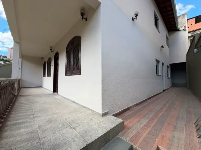 Casa para aluguel tem 110 metros quadrados com 3 quartos em Ouro Preto - Belo Horizonte -