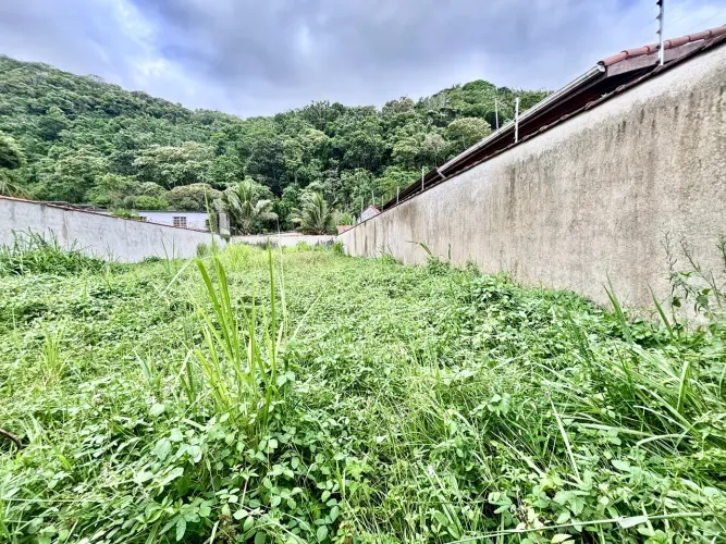 Terreno à venda no Guaiúba no Guarujá, SP | QVista Inteligência Imobiliária Guarujá