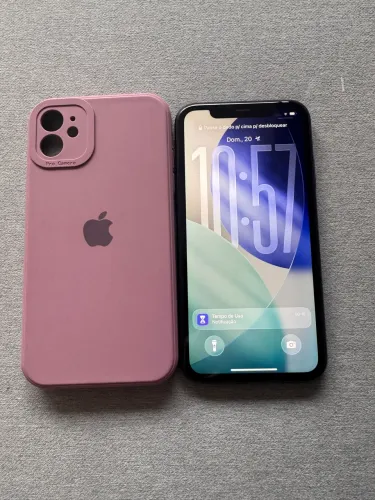 iPhone 11 64 - GB