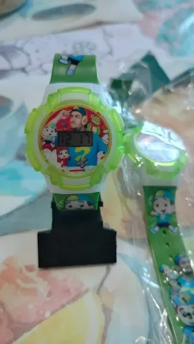 Relógio infantil com música