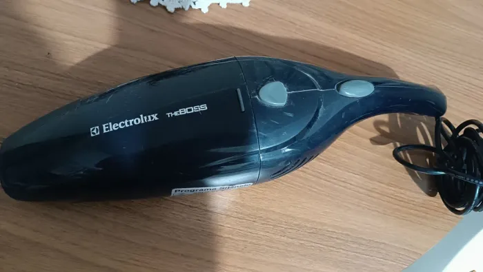 Aspirador de mão compacto Electrolux Boss