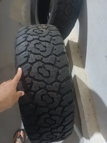 Pneus semi novos