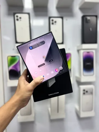 Samsung Galaxy ZFold 6 - 512GB / 12 RAM