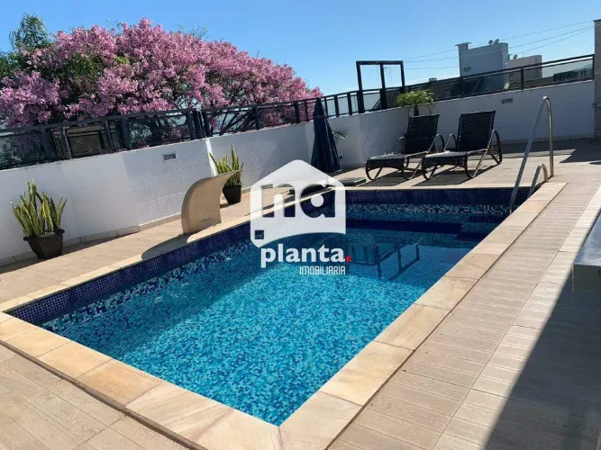 Cobertura à venda no Bairro Estreito em Florianópolis-SC, com 3 quartos, 1 suíte, 2 vagas
