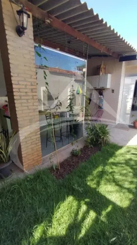 Casa à venda no bairro Aviação, em Araçatuba, ideal para quem busca um imóvel com bom espa