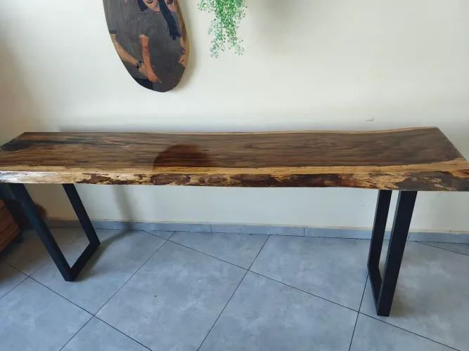 Aparador rústico com resina epóxi 200x40 $999